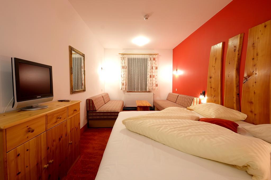 Alpenhotel Marcius Sonnenalpe Nassfeld Phòng bức ảnh